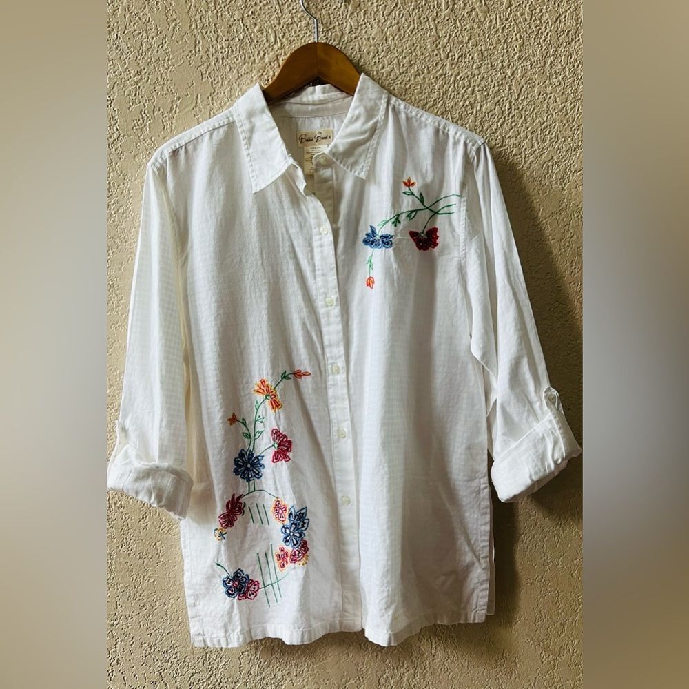 Bobbie Brooks Roll-Tab Sleeve Embroidered Flower Button Down Shirt Sz L White